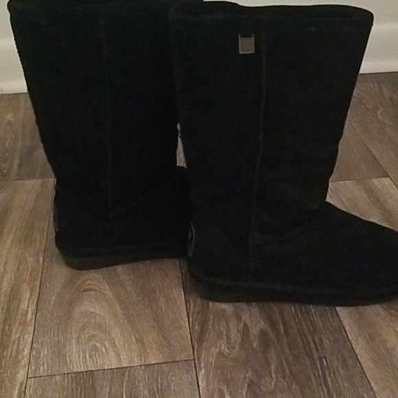 Shoes - Picture 3 of 3